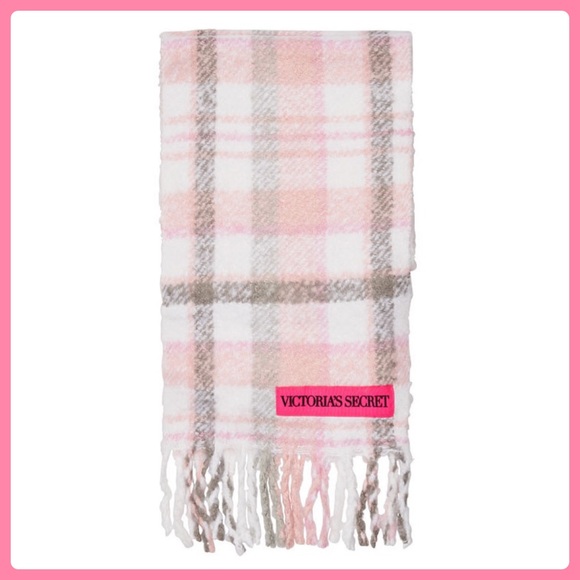 🌸 SALE New Victoria’s Secret Plush Plaid Scarf - Picture 3 of 3